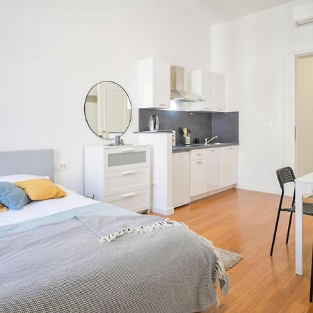 Berry Berry Studio Apartment Zagreb Exterior photo